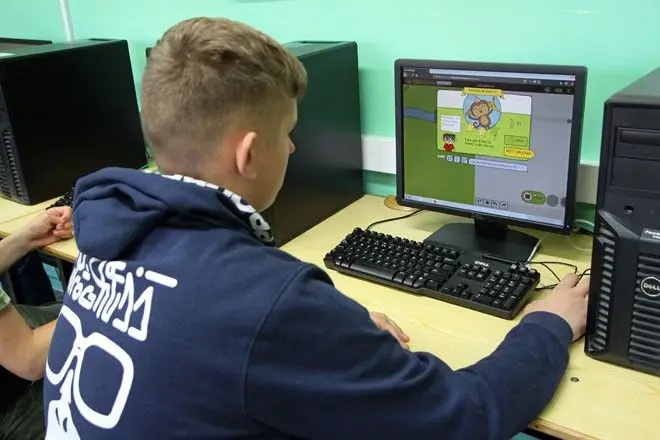 CodeWeek w bolesławieckim „Elektroniku”