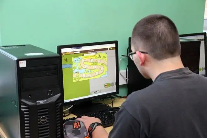 CodeWeek w bolesławieckim „Elektroniku”