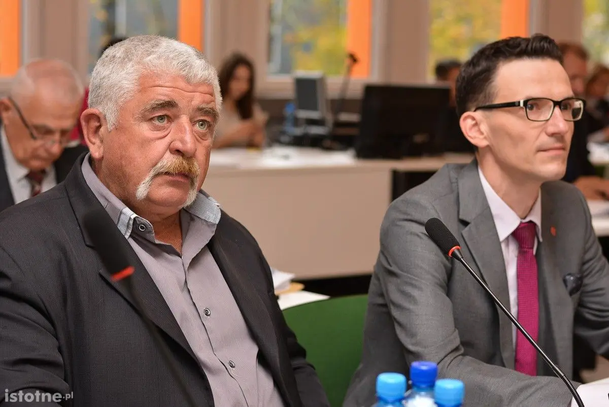 Trwa przedostatnie posiedzenie Rady Powiatu tej kadencji