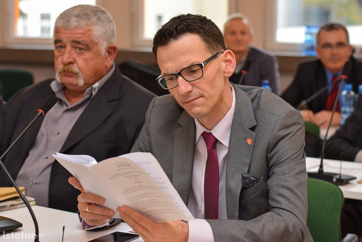 Trwa przedostatnie posiedzenie Rady Powiatu tej kadencji