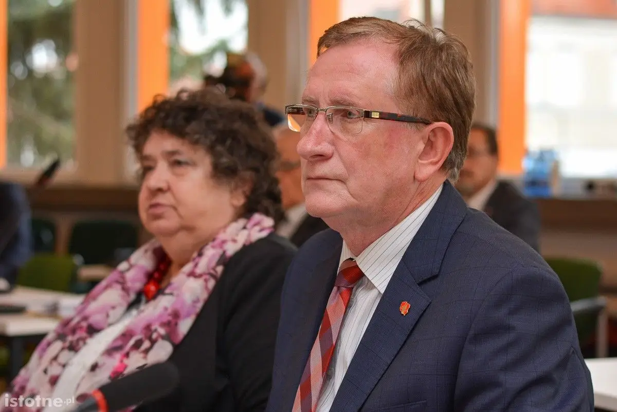 Trwa przedostatnie posiedzenie Rady Powiatu tej kadencji