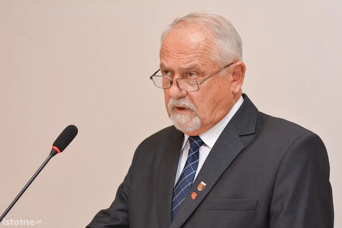 Trwa przedostatnie posiedzenie Rady Powiatu tej kadencji