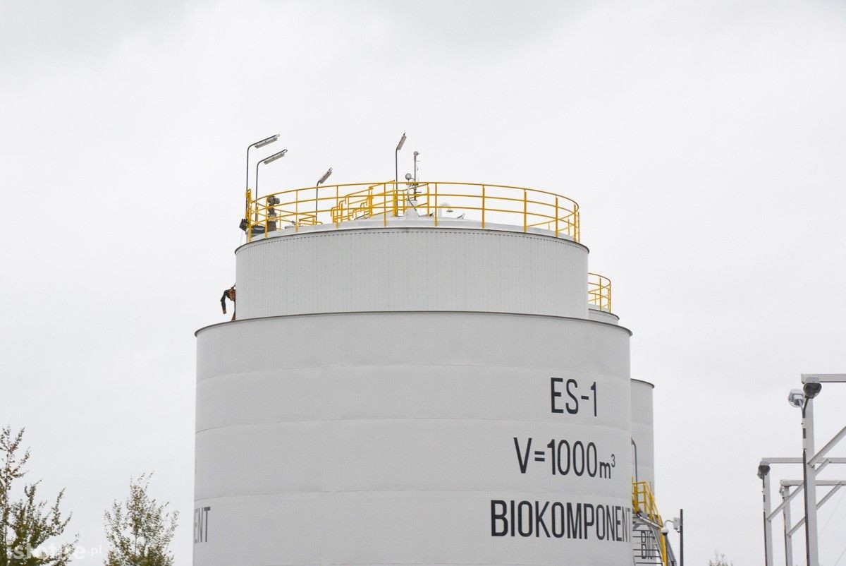 Wybuch na terenie bazy paliw Orlen. Poszkodowanego uratowali strażacy