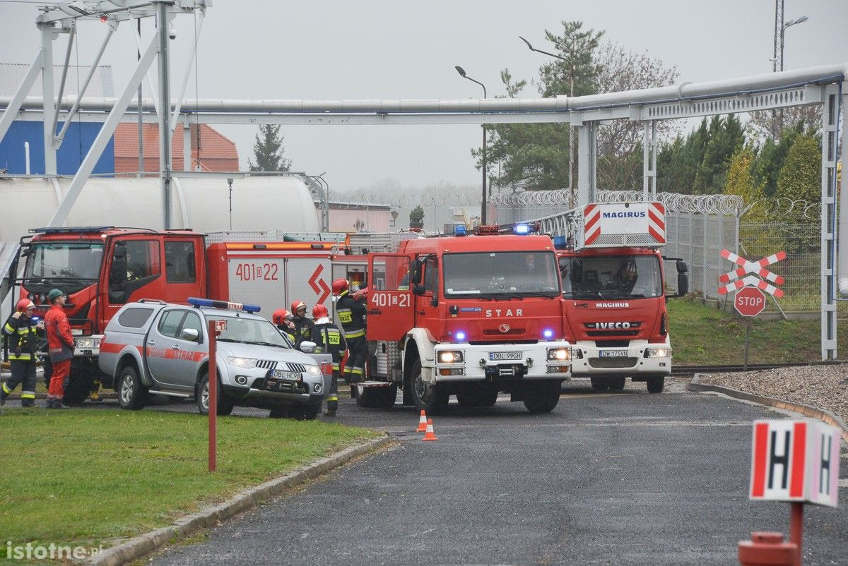 Wybuch na terenie bazy paliw Orlen. Poszkodowanego uratowali strażacy