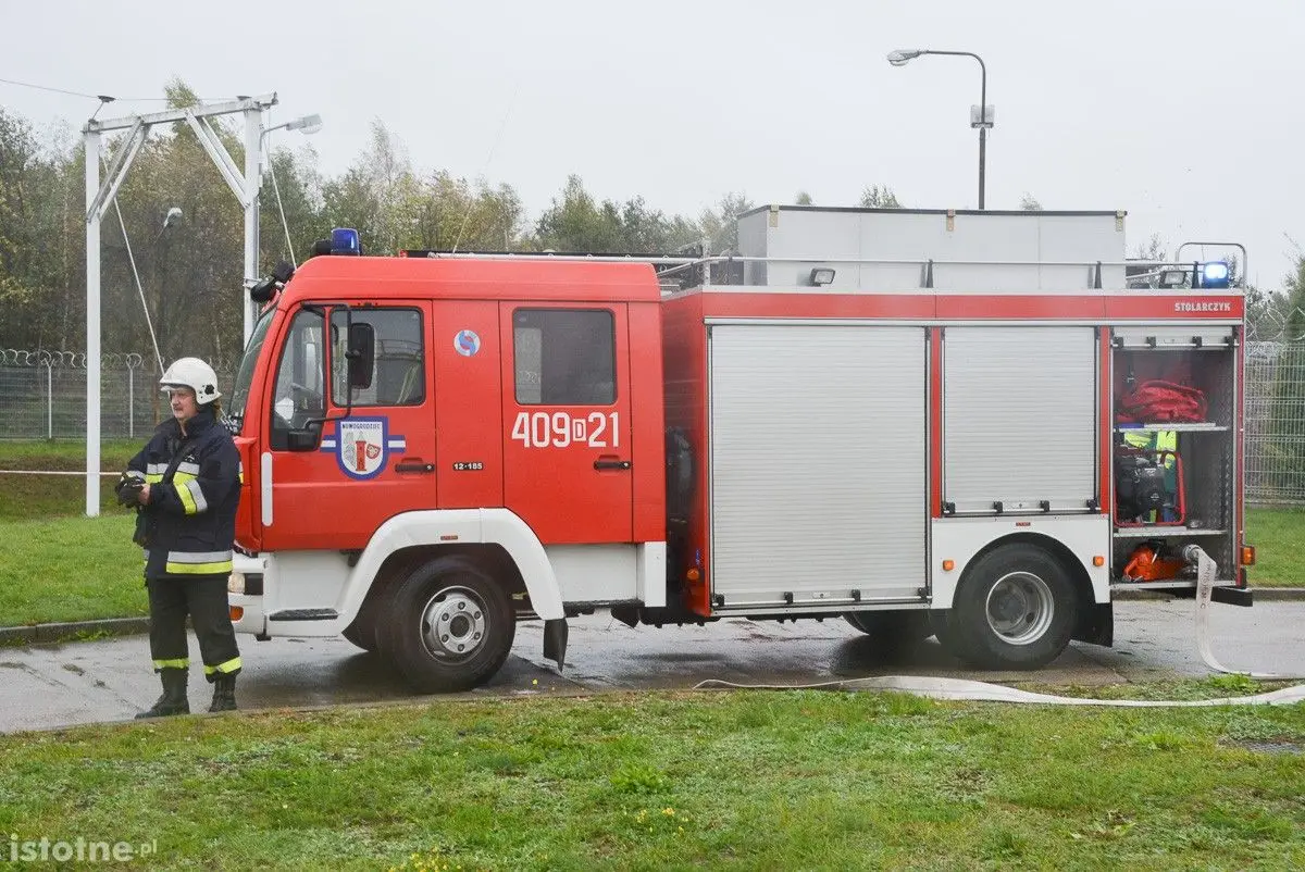 Wybuch na terenie bazy paliw Orlen. Poszkodowanego uratowali strażacy