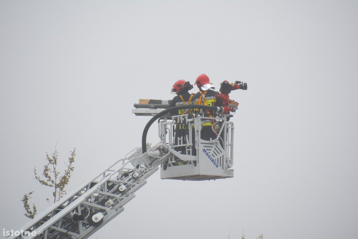 Wybuch na terenie bazy paliw Orlen. Poszkodowanego uratowali strażacy