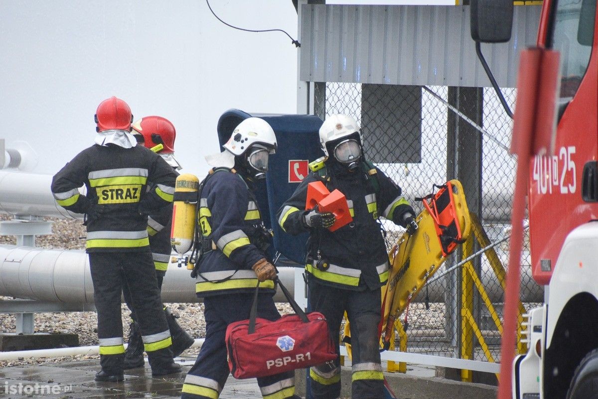 Wybuch na terenie bazy paliw Orlen. Poszkodowanego uratowali strażacy