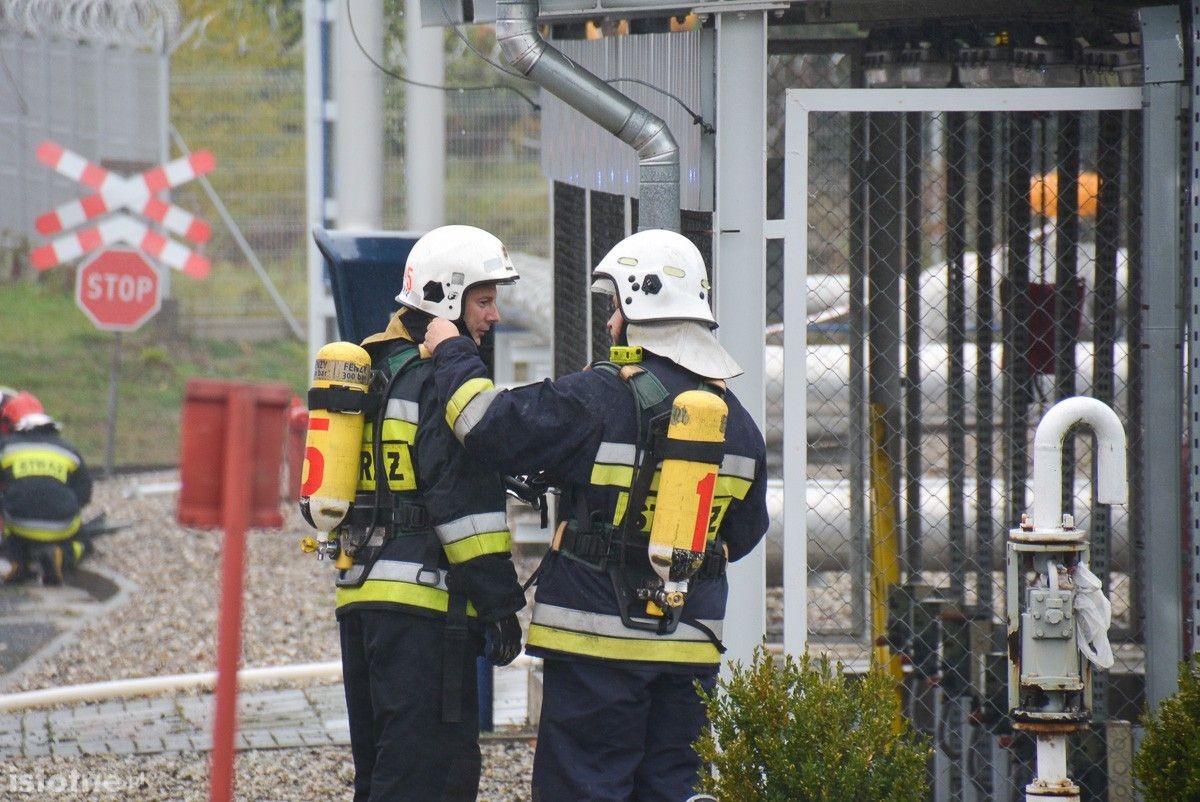 Wybuch na terenie bazy paliw Orlen. Poszkodowanego uratowali strażacy