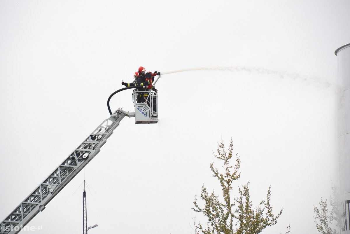 Wybuch na terenie bazy paliw Orlen. Poszkodowanego uratowali strażacy