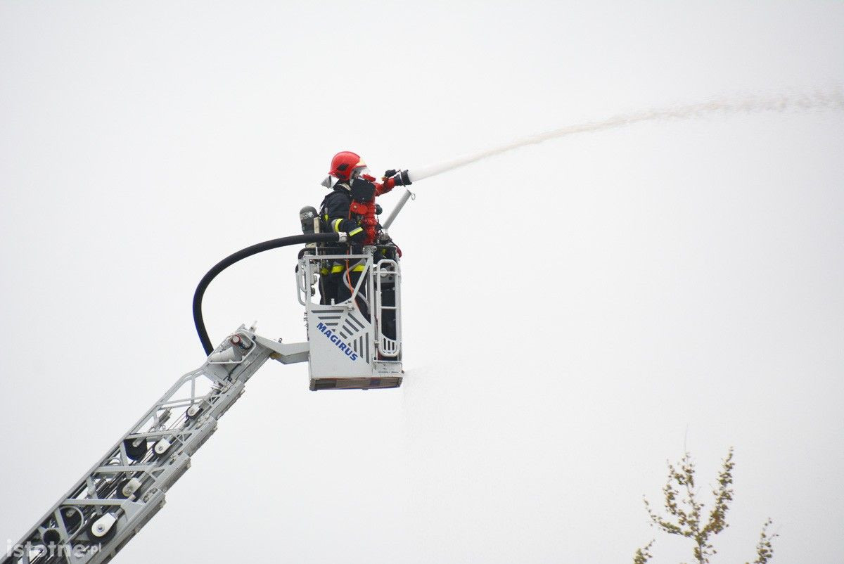 Wybuch na terenie bazy paliw Orlen. Poszkodowanego uratowali strażacy