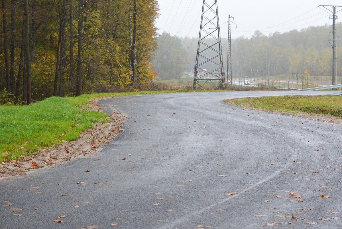 Najkoszmarniejszy odcinek drogi do Starych Jaroszowic wyremontowany