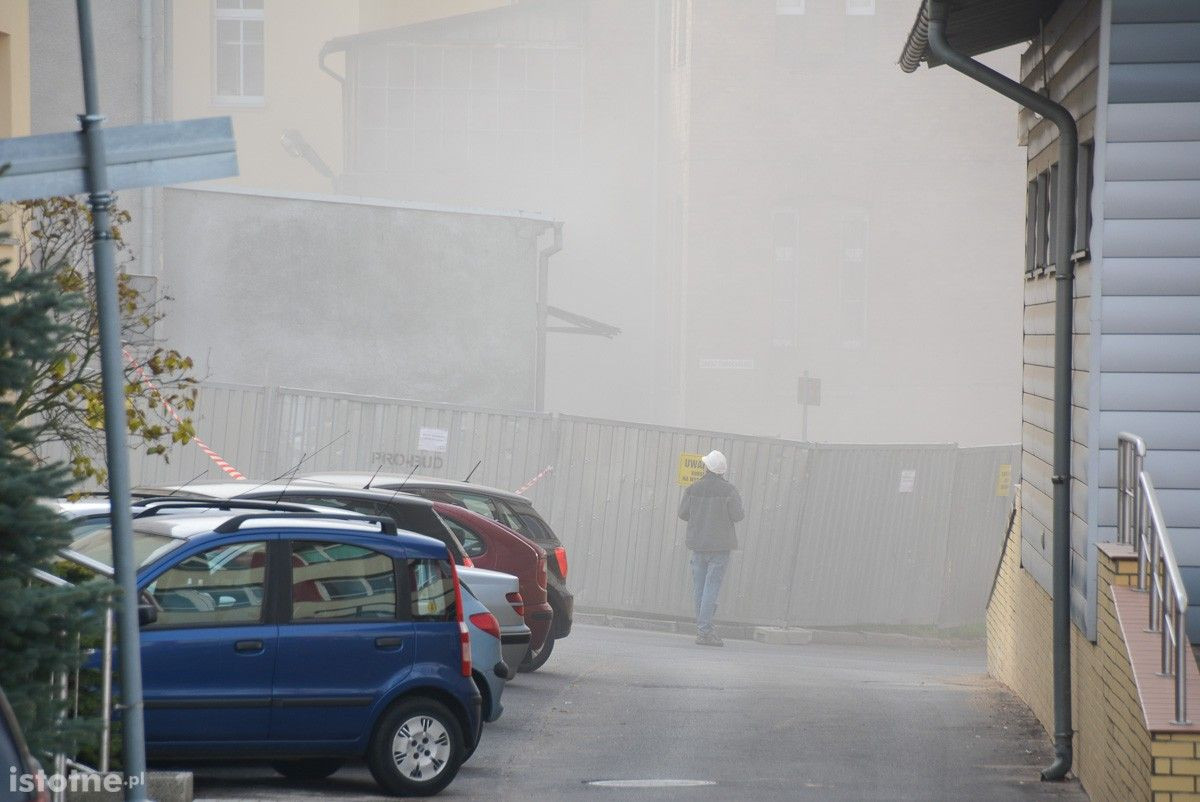 Burzą stary oddział zakaźny. Rusza budowa bloku operacyjnego w szpitalu powiatowym