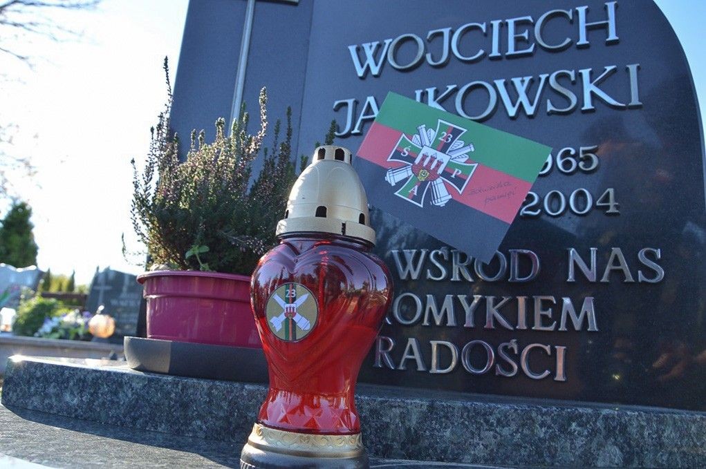 Artylerzyści pamiętali o zmarłych kolegach i żołnierzach poległych na wojnie