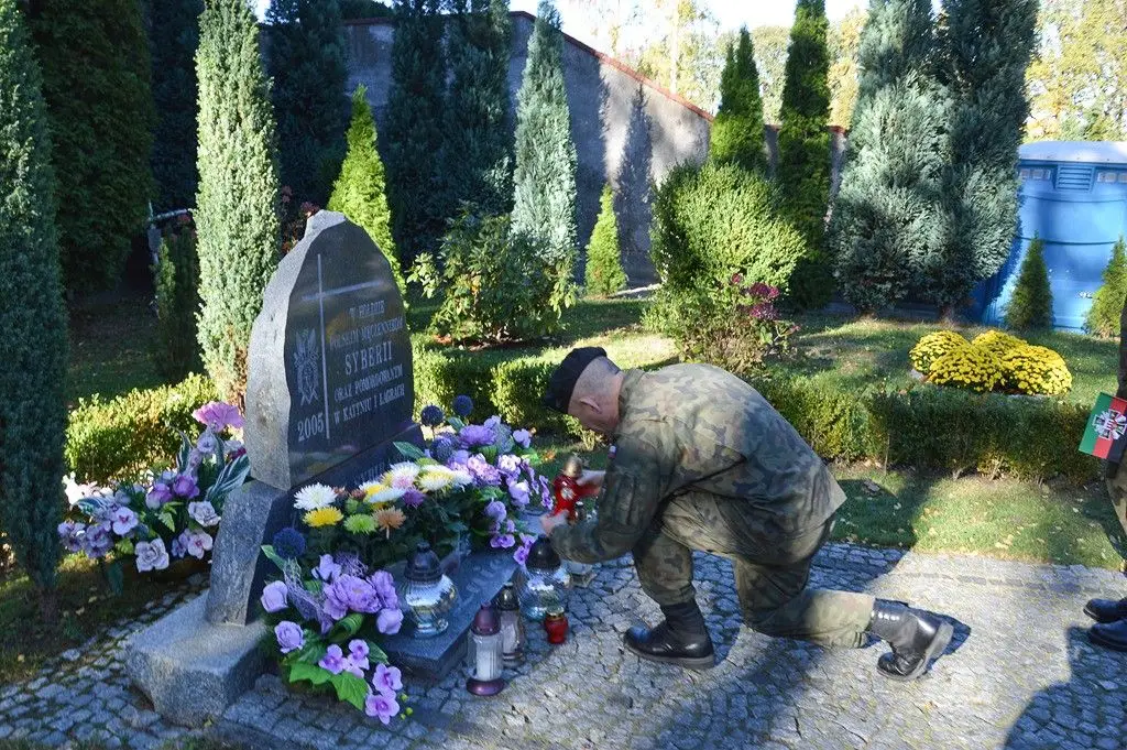 Artylerzyści pamiętali o zmarłych kolegach i żołnierzach poległych na wojnie