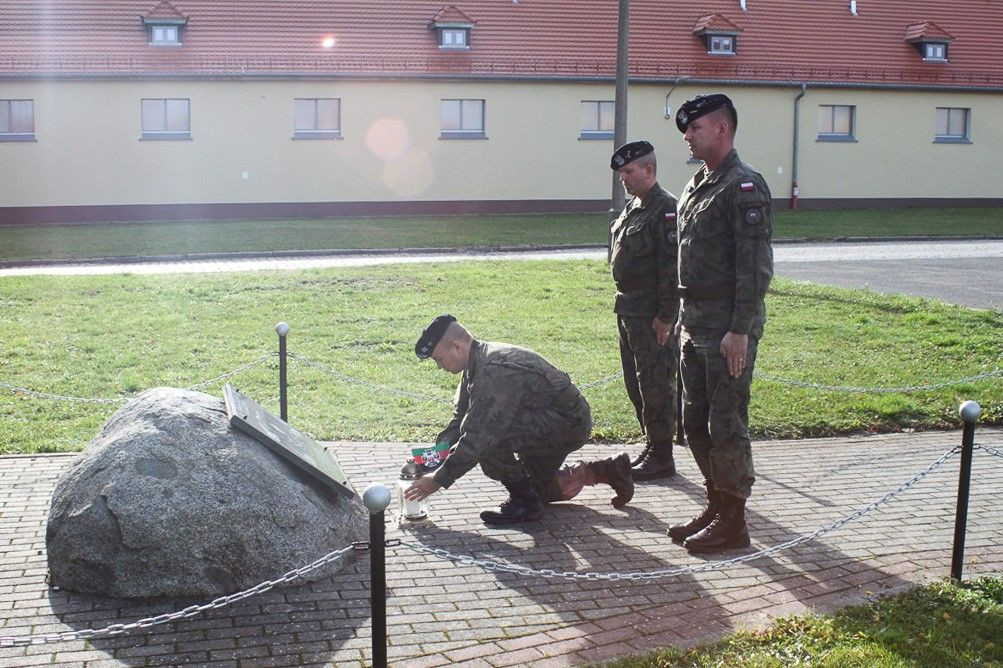 Artylerzyści pamiętali o zmarłych kolegach i żołnierzach poległych na wojnie