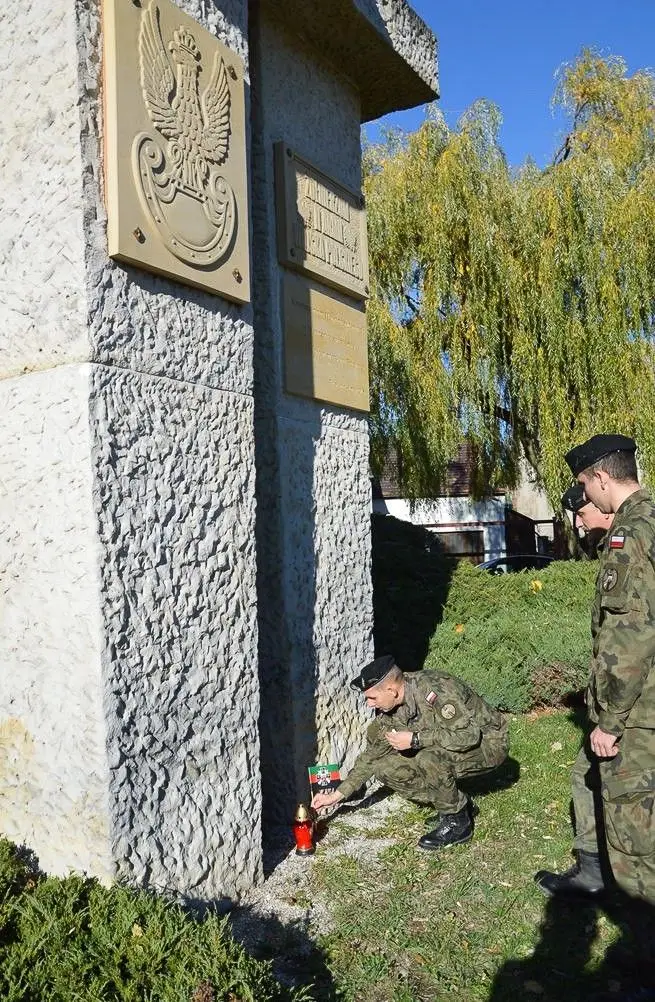 Artylerzyści pamiętali o zmarłych kolegach i żołnierzach poległych na wojnie