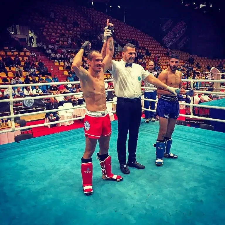 Świętoszowski pancerniak Eliasz Jankowski wicemistrzem Europy w kickboxingu