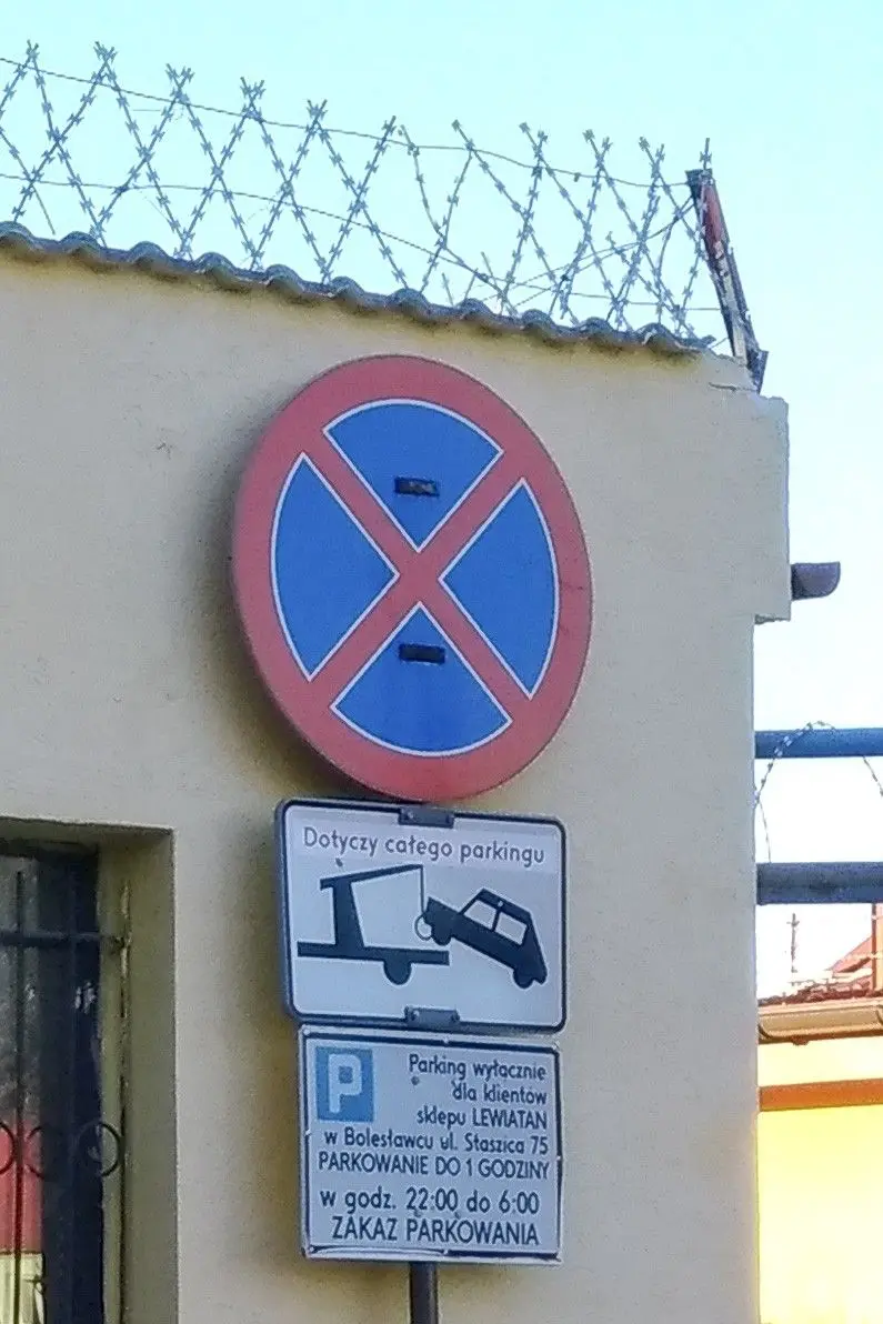 Zaparkowali na zakazie. 8 kierowców pouczonych