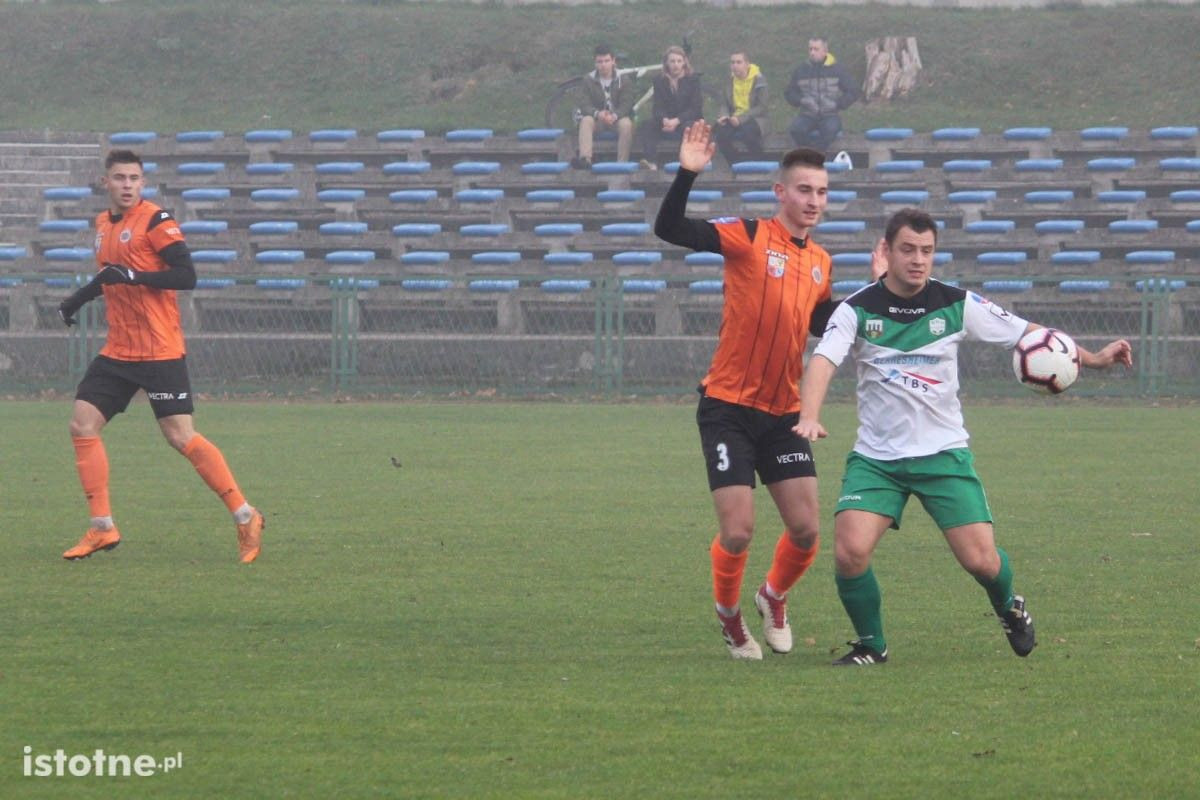 BKS: przegrana z liderem na zakończenie rundy