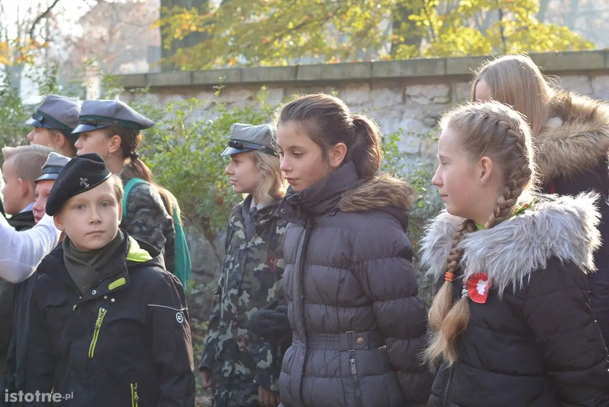 Tzw. park Waryńskiego w Bolesławcu wreszcie nosi właściwe imię – hm. Huberta Bonina