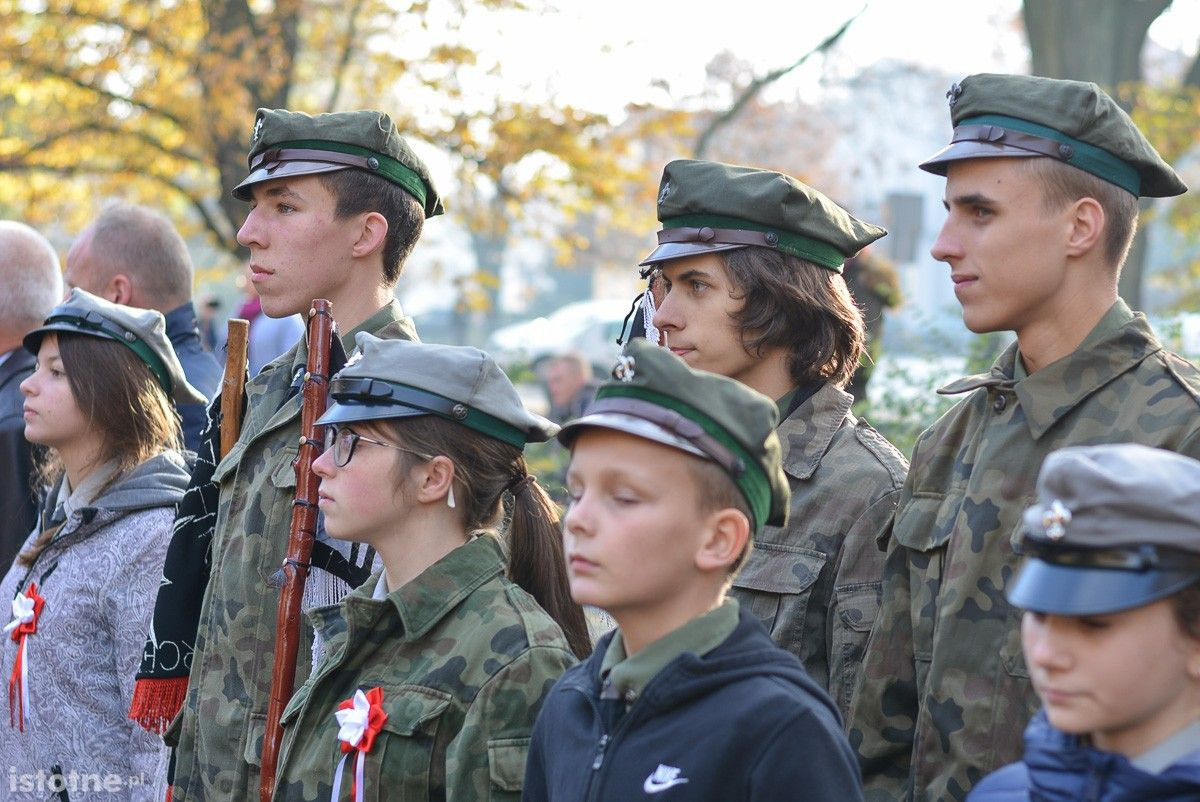 Tzw. park Waryńskiego w Bolesławcu wreszcie nosi właściwe imię – hm. Huberta Bonina