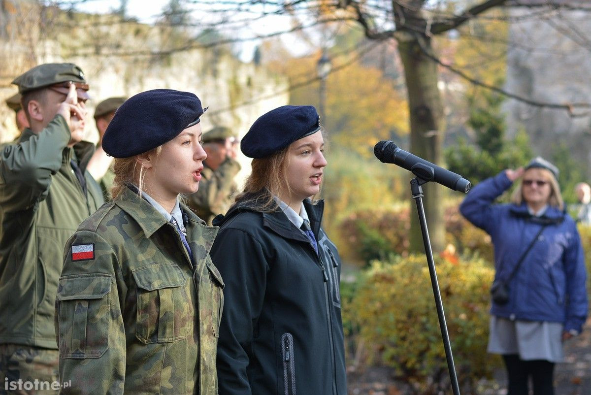 Tzw. park Waryńskiego w Bolesławcu wreszcie nosi właściwe imię – hm. Huberta Bonina