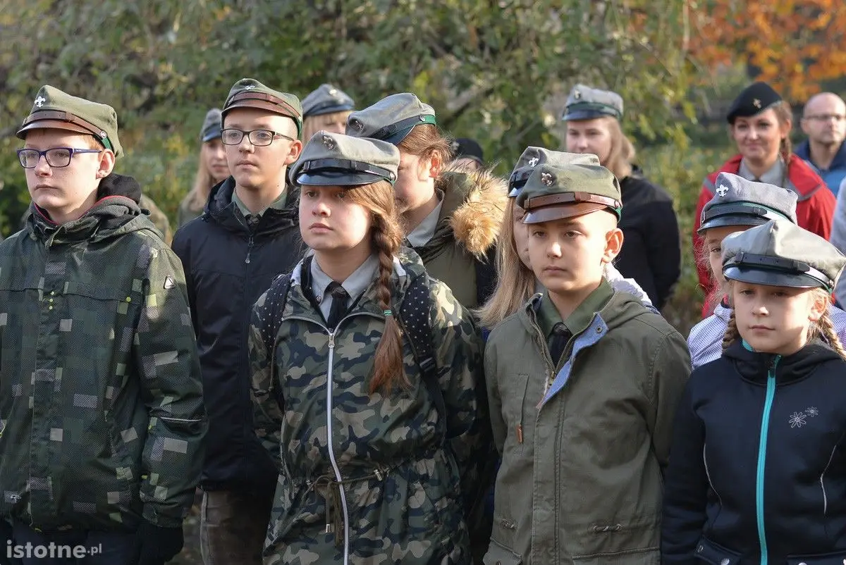 Tzw. park Waryńskiego w Bolesławcu wreszcie nosi właściwe imię – hm. Huberta Bonina