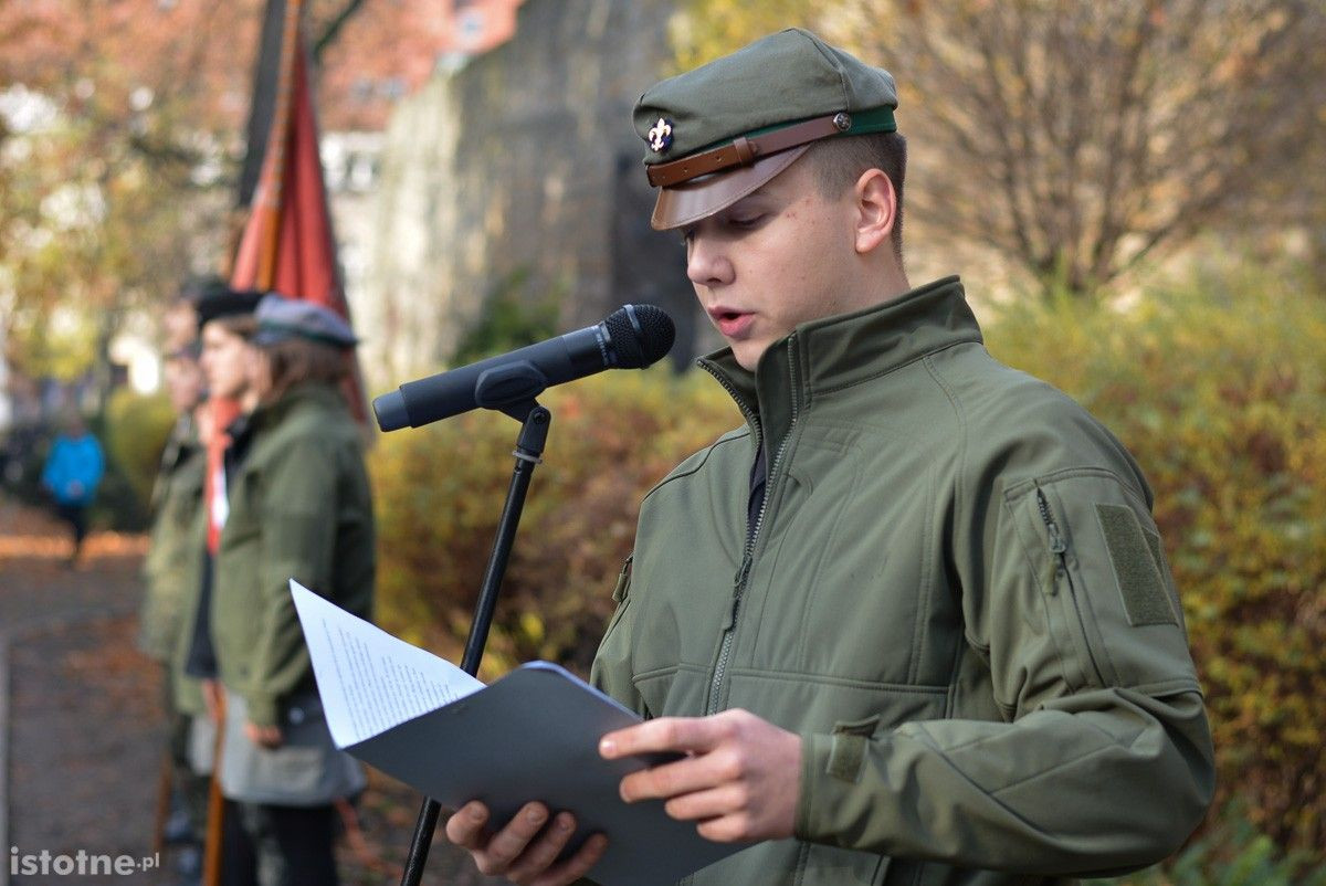 Tzw. park Waryńskiego w Bolesławcu wreszcie nosi właściwe imię – hm. Huberta Bonina