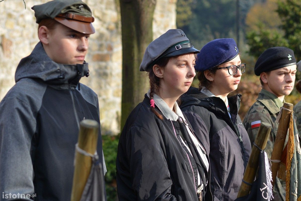 Tzw. park Waryńskiego w Bolesławcu wreszcie nosi właściwe imię – hm. Huberta Bonina