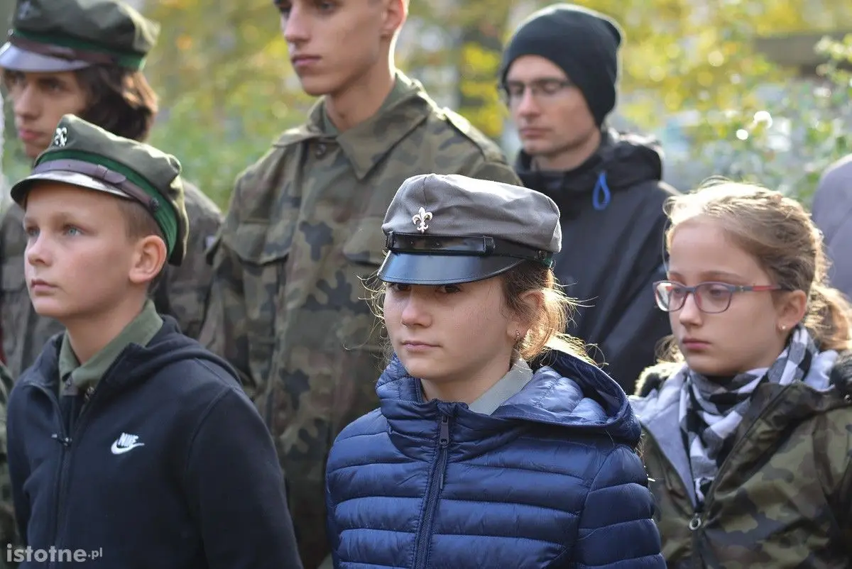 Tzw. park Waryńskiego w Bolesławcu wreszcie nosi właściwe imię – hm. Huberta Bonina