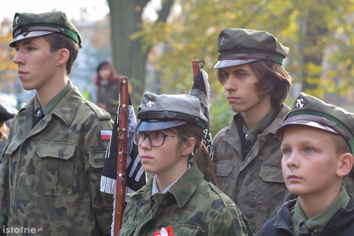 Tzw. park Waryńskiego w Bolesławcu wreszcie nosi właściwe imię – hm. Huberta Bonina