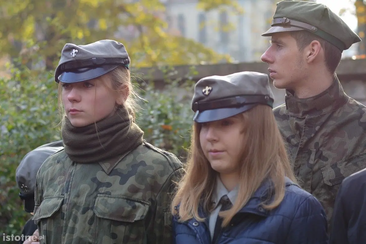 Tzw. park Waryńskiego w Bolesławcu wreszcie nosi właściwe imię – hm. Huberta Bonina
