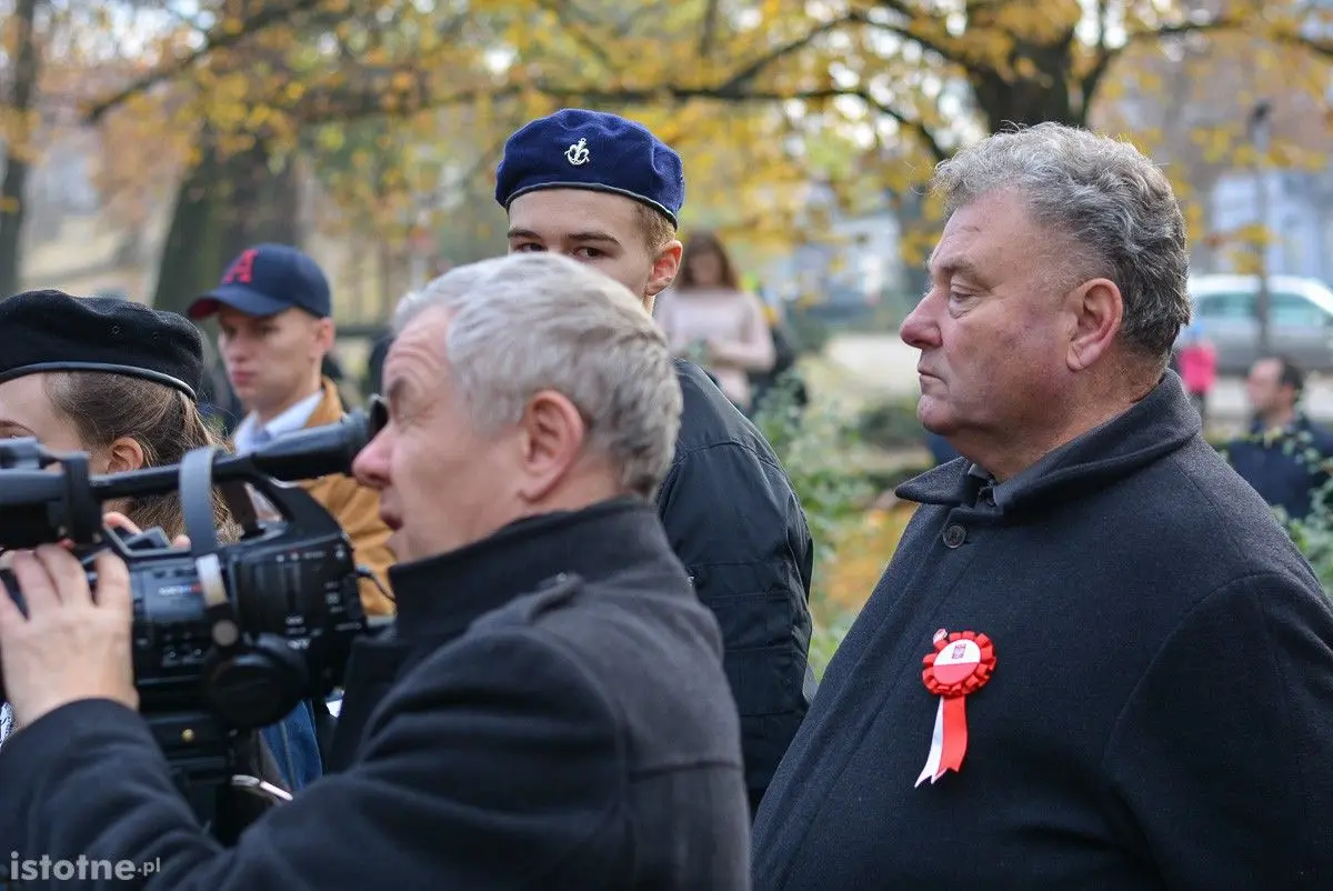 Tzw. park Waryńskiego w Bolesławcu wreszcie nosi właściwe imię – hm. Huberta Bonina