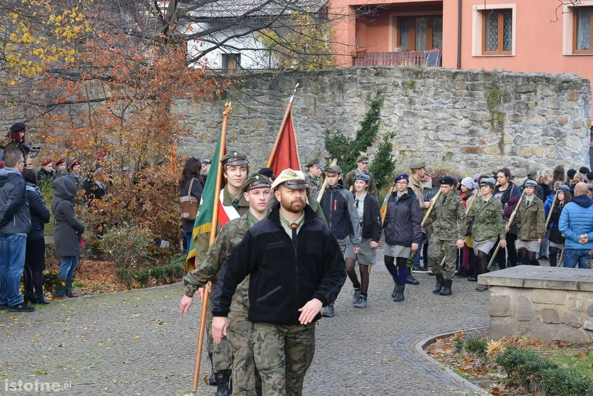 Tzw. park Waryńskiego w Bolesławcu wreszcie nosi właściwe imię – hm. Huberta Bonina