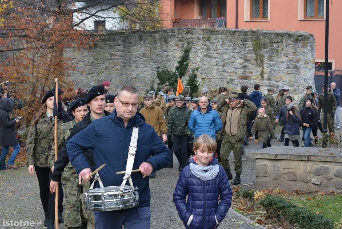 Tzw. park Waryńskiego w Bolesławcu wreszcie nosi właściwe imię – hm. Huberta Bonina