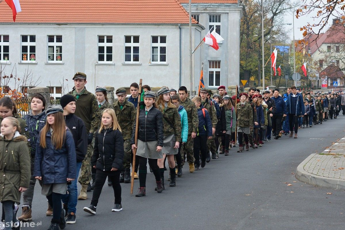 Tzw. park Waryńskiego w Bolesławcu wreszcie nosi właściwe imię – hm. Huberta Bonina