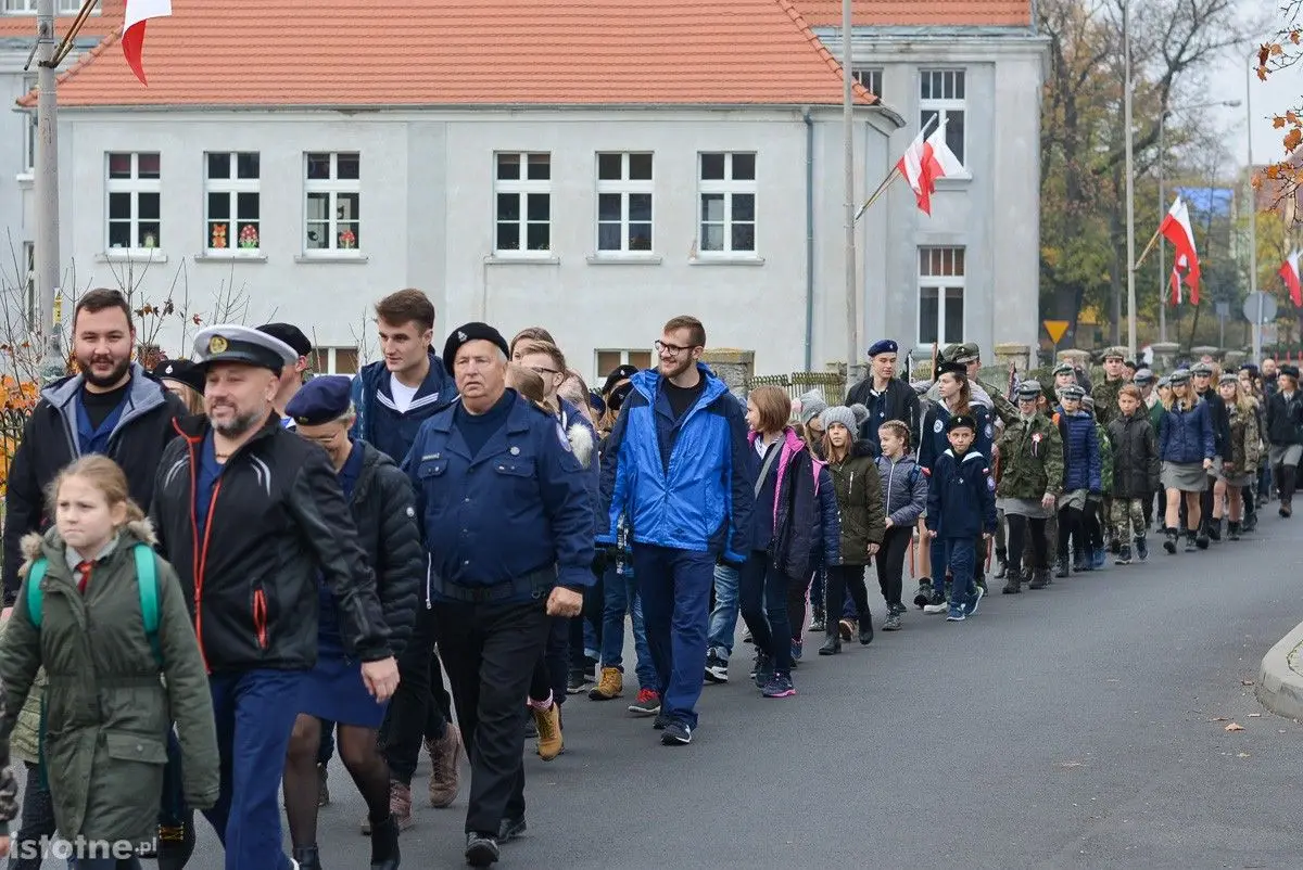 Tzw. park Waryńskiego w Bolesławcu wreszcie nosi właściwe imię – hm. Huberta Bonina