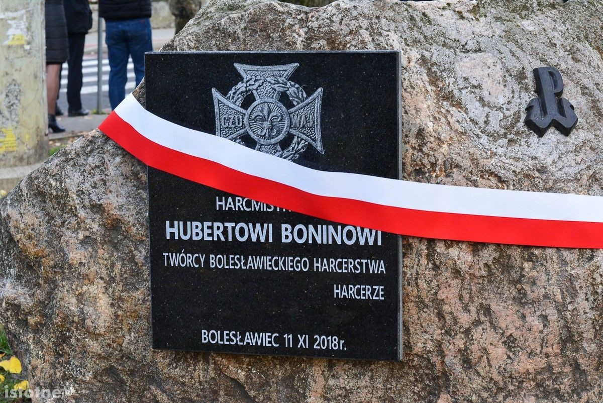 Tzw. park Waryńskiego w Bolesławcu wreszcie nosi właściwe imię – hm. Huberta Bonina