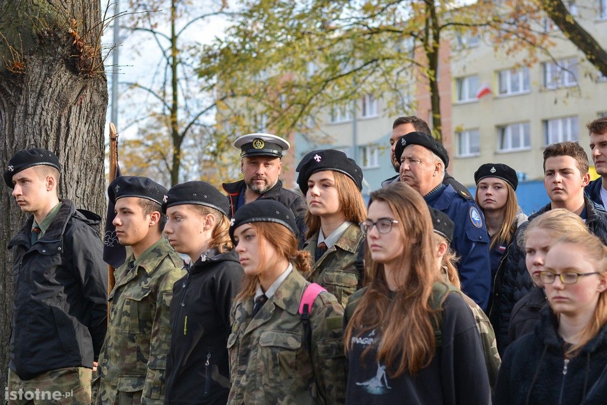 Tzw. park Waryńskiego w Bolesławcu wreszcie nosi właściwe imię – hm. Huberta Bonina