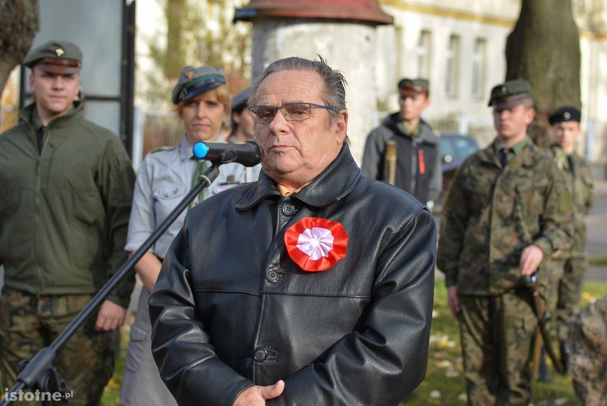 Tzw. park Waryńskiego w Bolesławcu wreszcie nosi właściwe imię – hm. Huberta Bonina