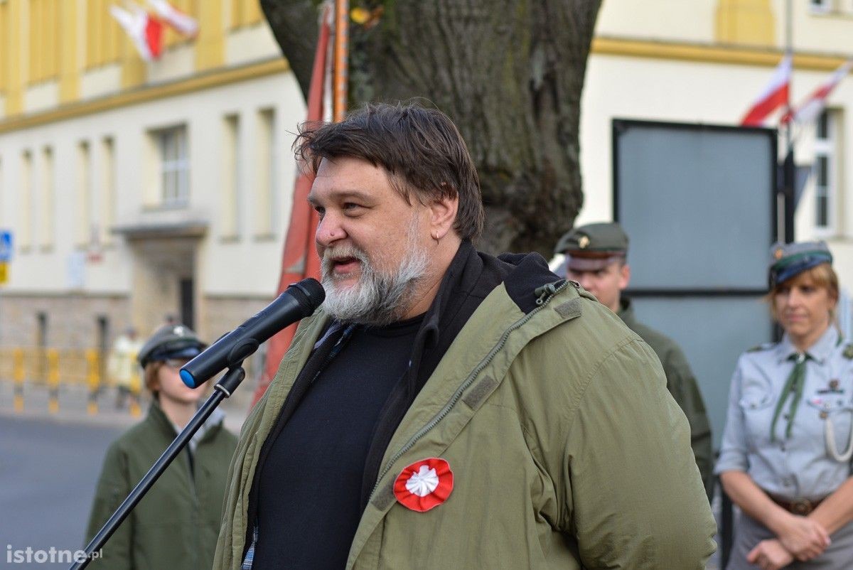 Tzw. park Waryńskiego w Bolesławcu wreszcie nosi właściwe imię – hm. Huberta Bonina