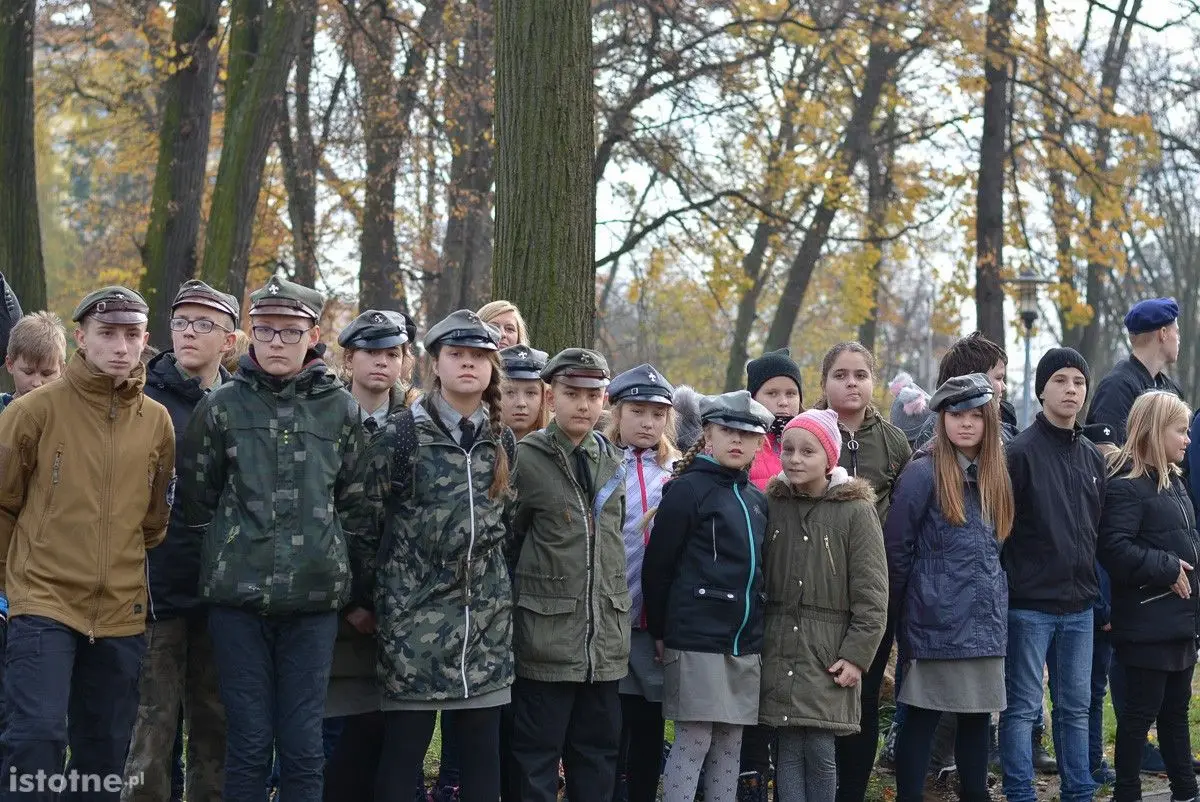 Tzw. park Waryńskiego w Bolesławcu wreszcie nosi właściwe imię – hm. Huberta Bonina