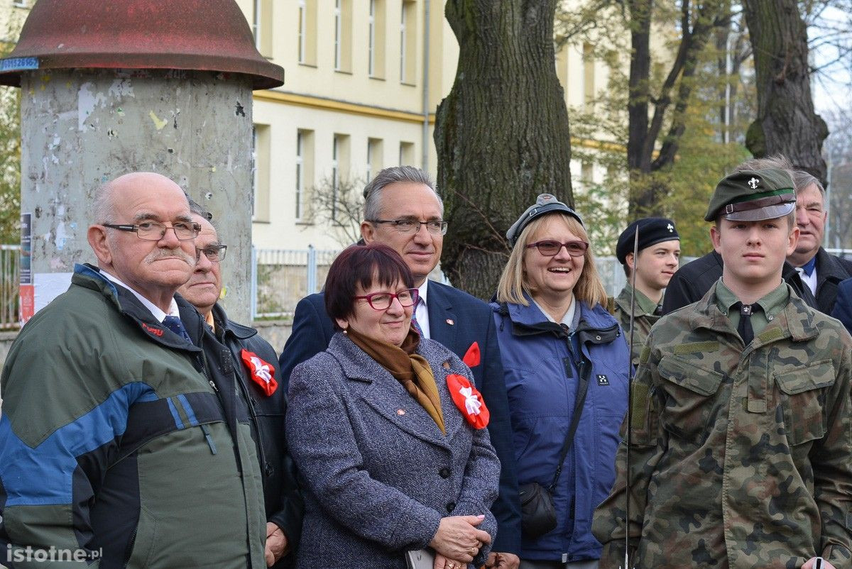 Tzw. park Waryńskiego w Bolesławcu wreszcie nosi właściwe imię – hm. Huberta Bonina