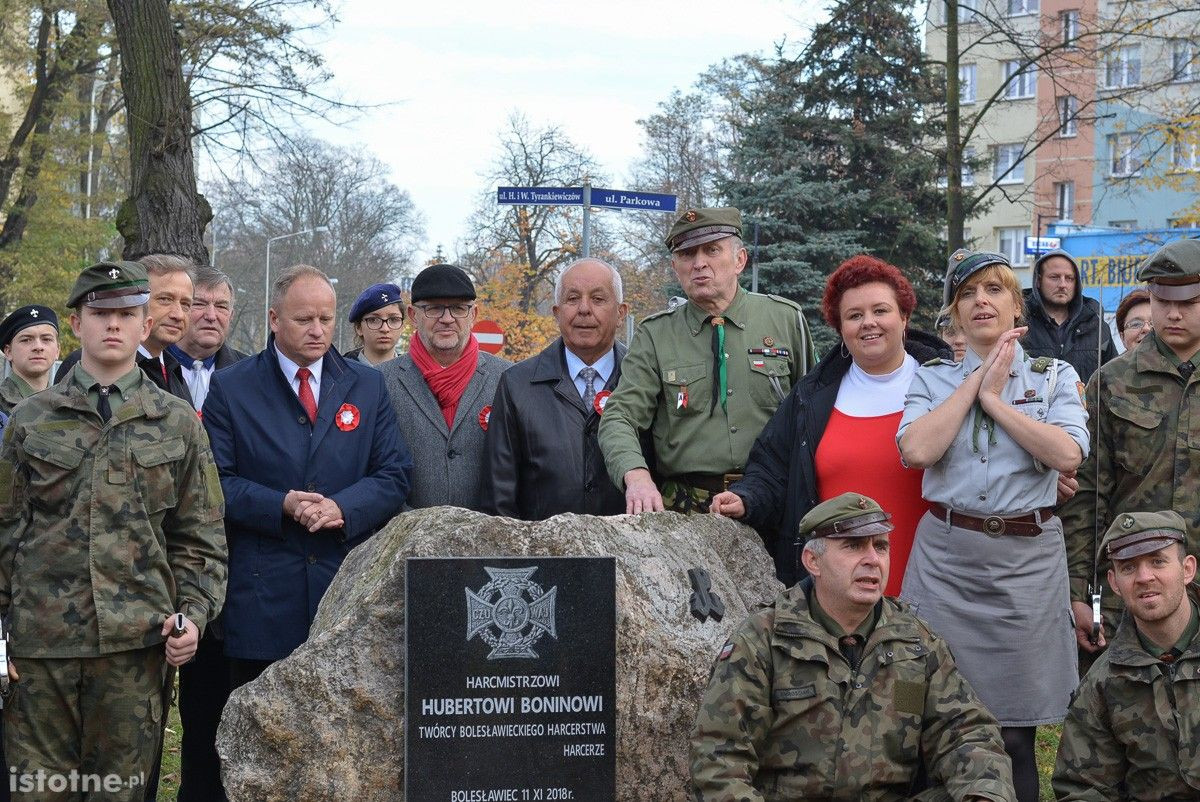 Tzw. park Waryńskiego w Bolesławcu wreszcie nosi właściwe imię – hm. Huberta Bonina