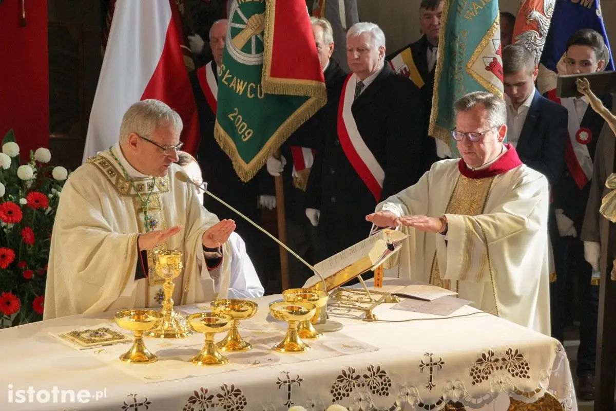 Msza w setną rocznicę odzyskania niepodległości przez Polskę