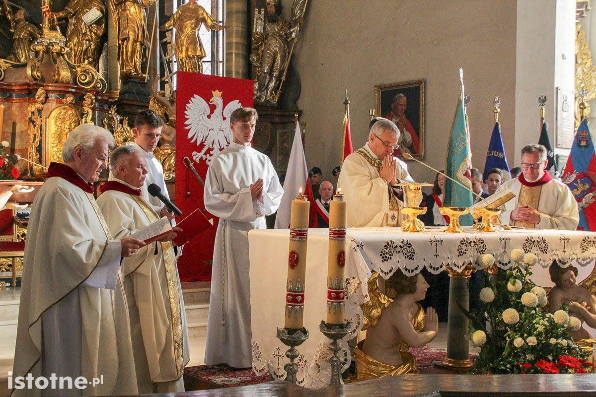 Msza w setną rocznicę odzyskania niepodległości przez Polskę