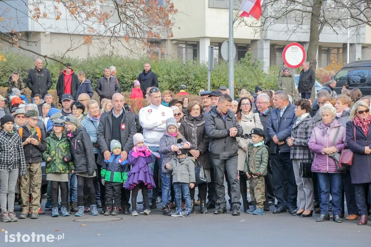 Uroczystość odsłonięcia pomnika 100-lecia Odzyskania Niepodległości