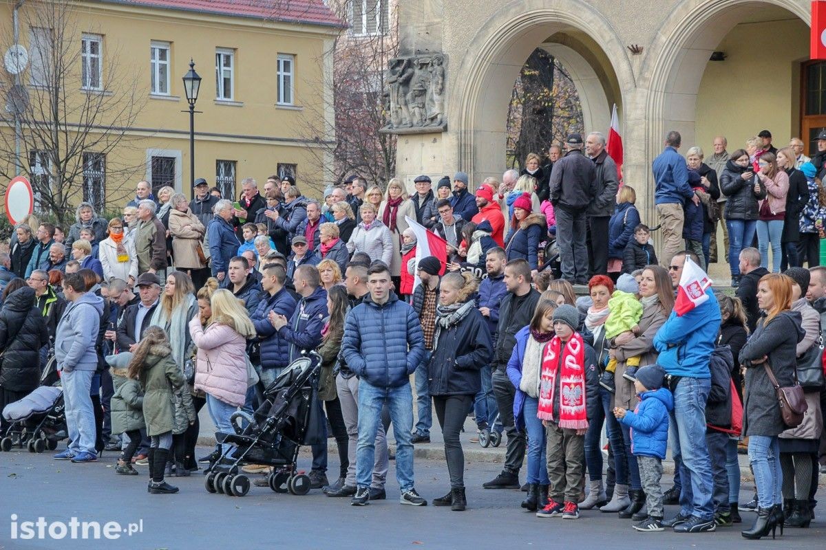 Uroczystość odsłonięcia pomnika 100-lecia Odzyskania Niepodległości