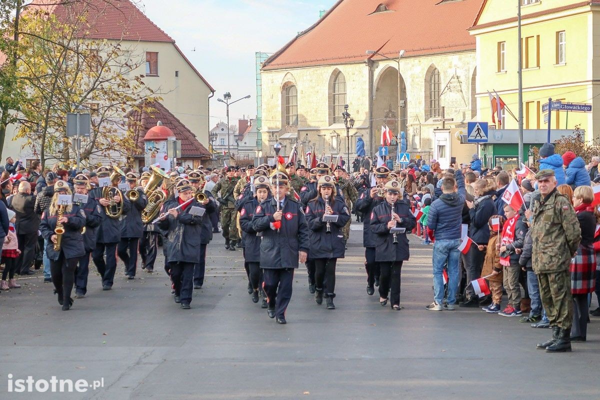 Uroczystość odsłonięcia pomnika 100-lecia Odzyskania Niepodległości