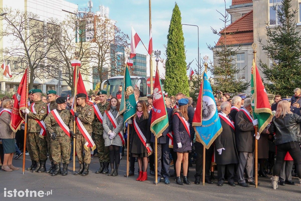 Uroczystość odsłonięcia pomnika 100-lecia Odzyskania Niepodległości
